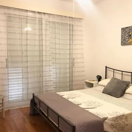 1 Bedroom Flat, Prime Location Near Sea, Sleeps 4 Limassol