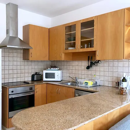 Apartment 1 Bedroom Flat, Prime Location Near Sea, Sleeps 4 Limassol