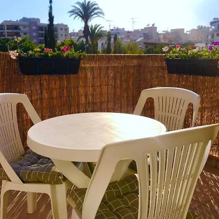 Apartment 1 Bedroom Flat, Prime Location Near Sea, Sleeps 4 Limassol